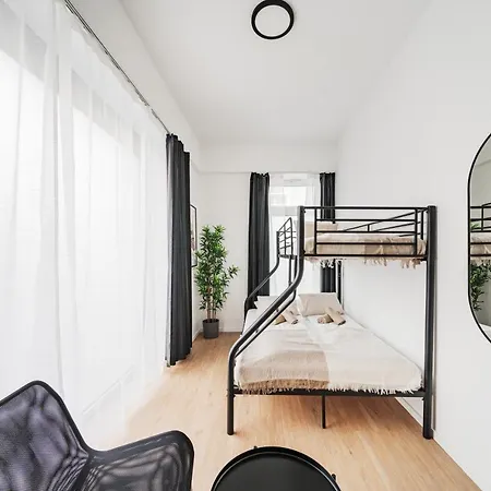 Chic Central City Rooms By Home2-3